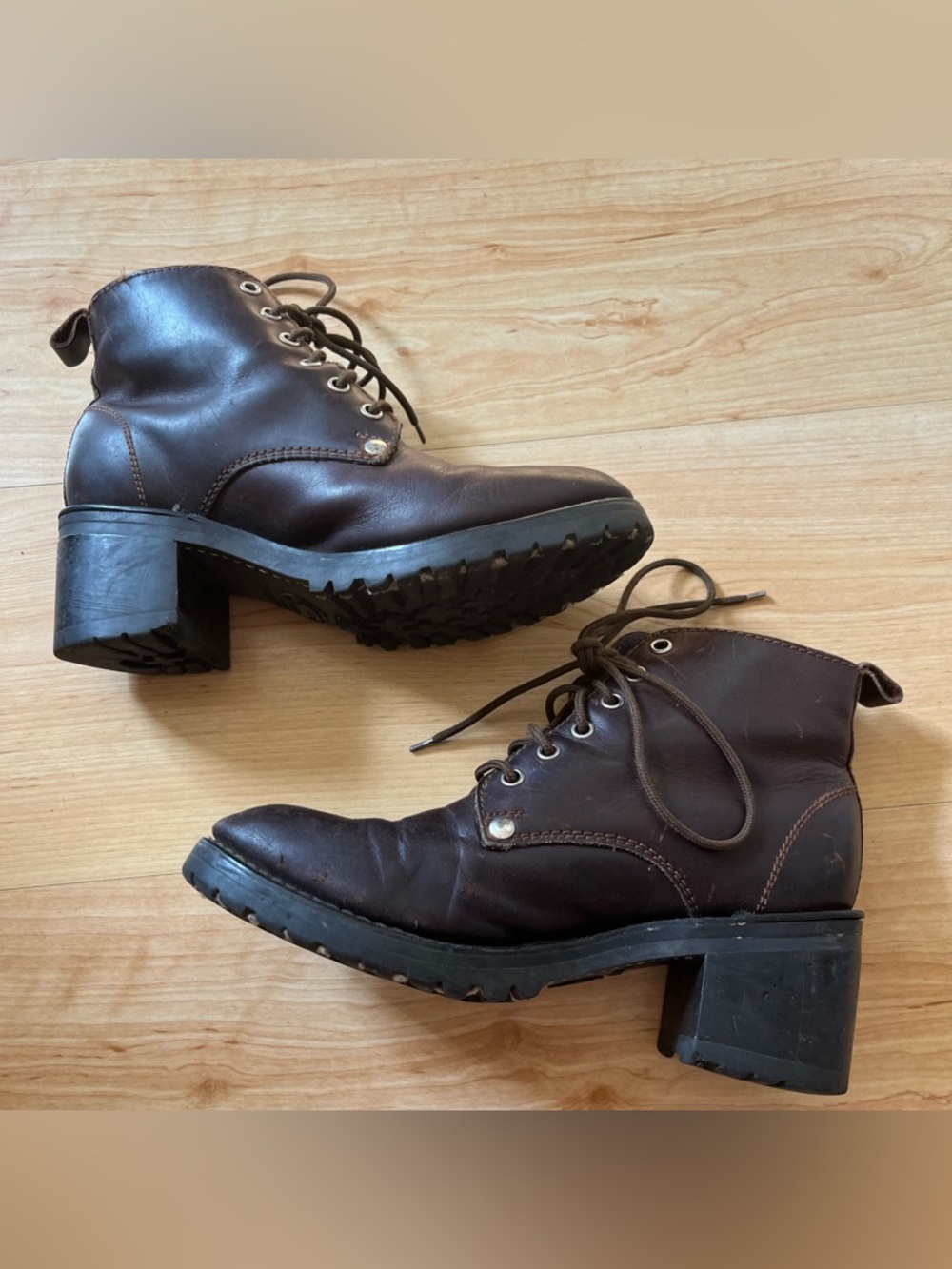 Vintage Y2K Skechers Boots Brown Lace Up Block 2.5” Heel Platform Bratz Size 8